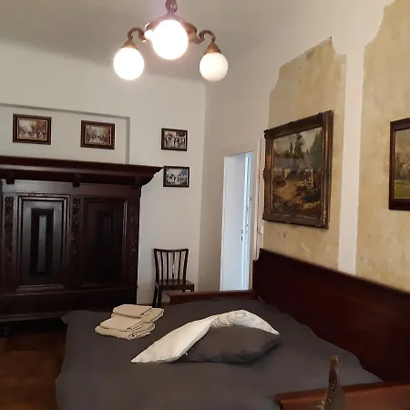 Apartment Old Town Apartment *
